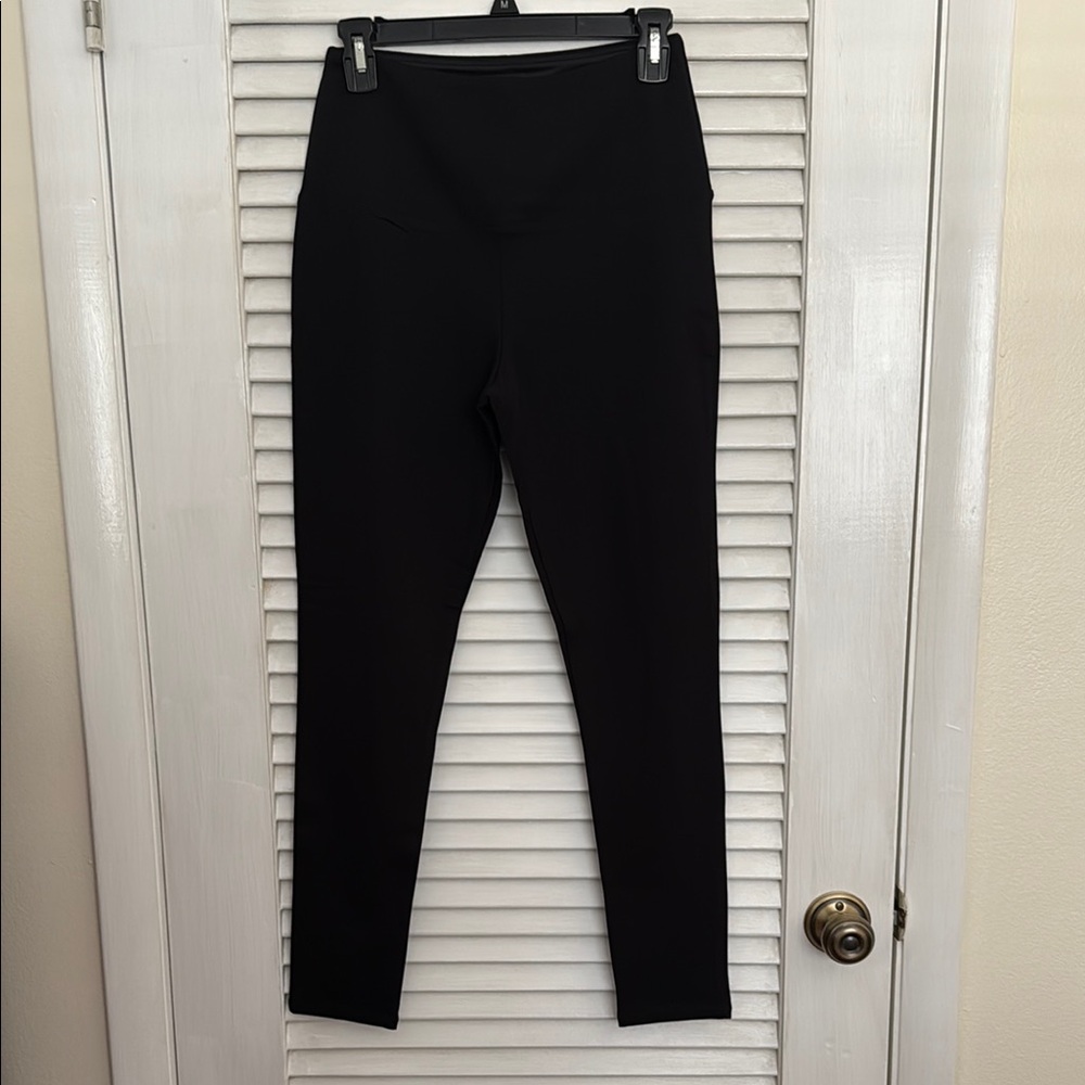 JONES & CO Black Women's Skinny Pants
